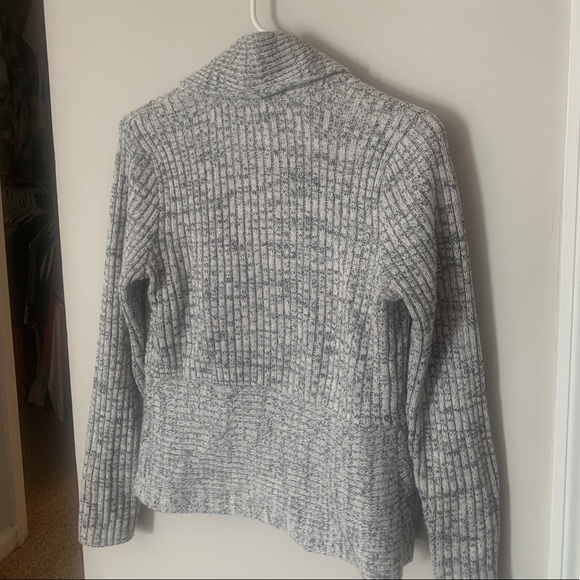 H&M BASIC Small Sweater - Picture 4 of 8